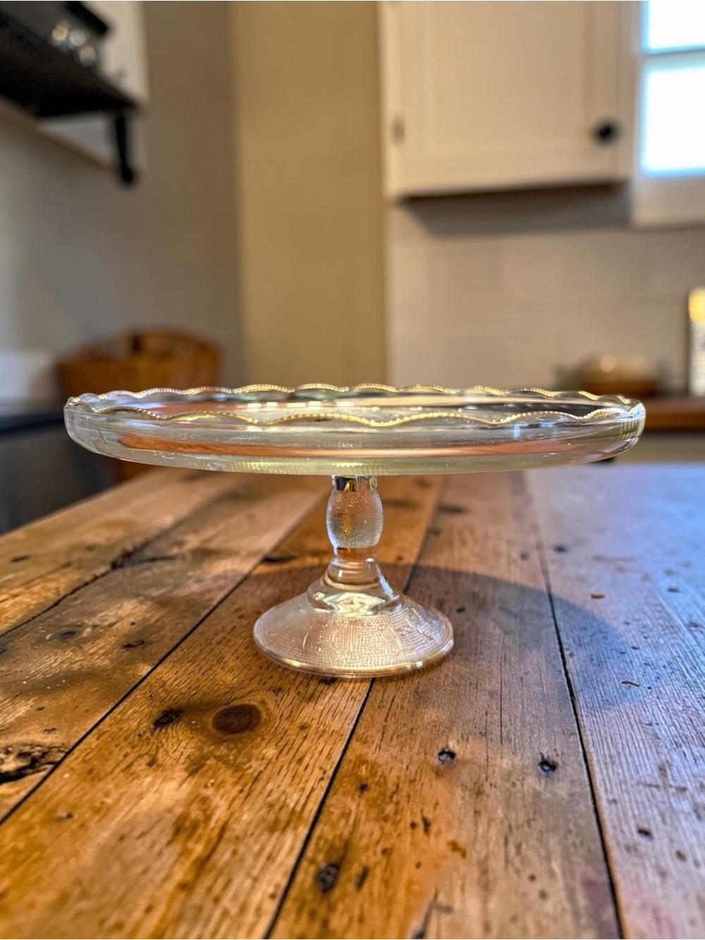 1950s Clear Glass Pedestal Cake Stand with Scalloped Gold Colour Edge
